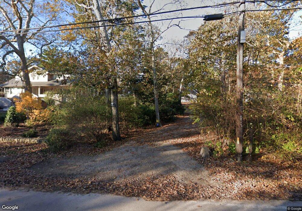 71 Quinsigamond Ave, Vineyard Haven, MA 02568 - photo 1