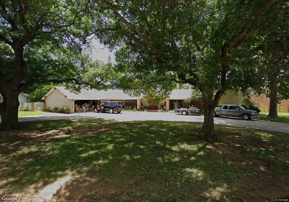 1302 Mccasland Pkwy, Duncan, OK 73533 - photo 1