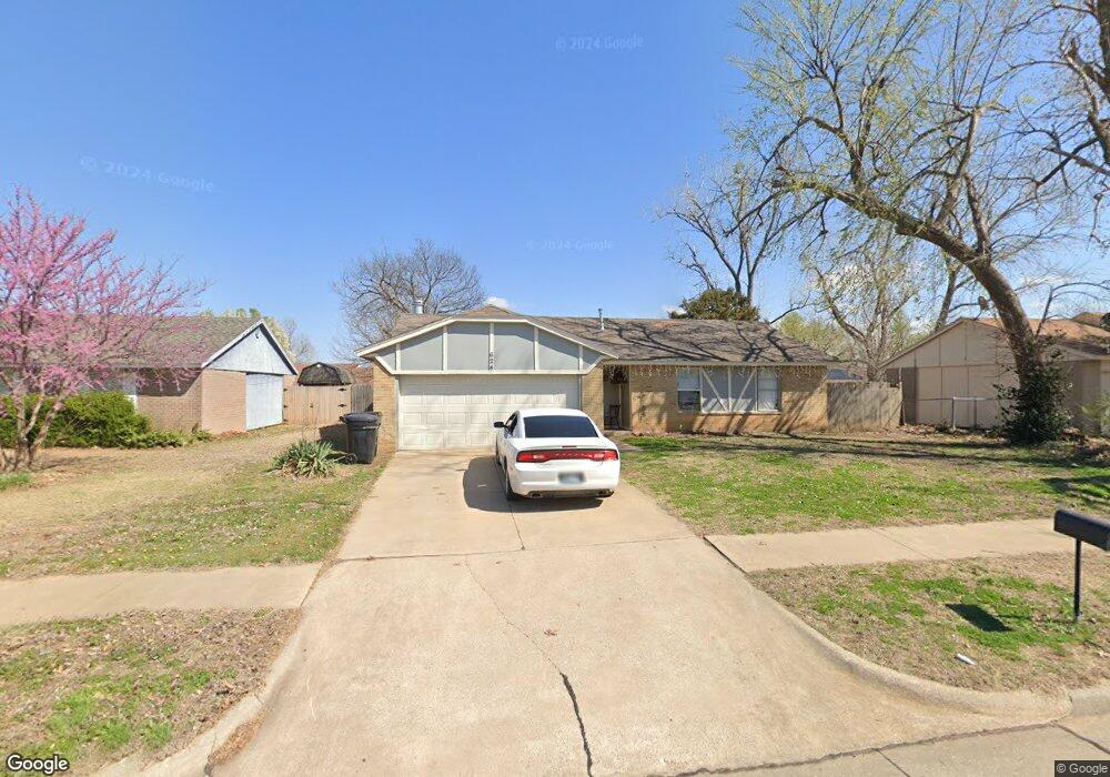 624 N Ramblin Oaks Dr, Moore, OK 73160 - photo 1