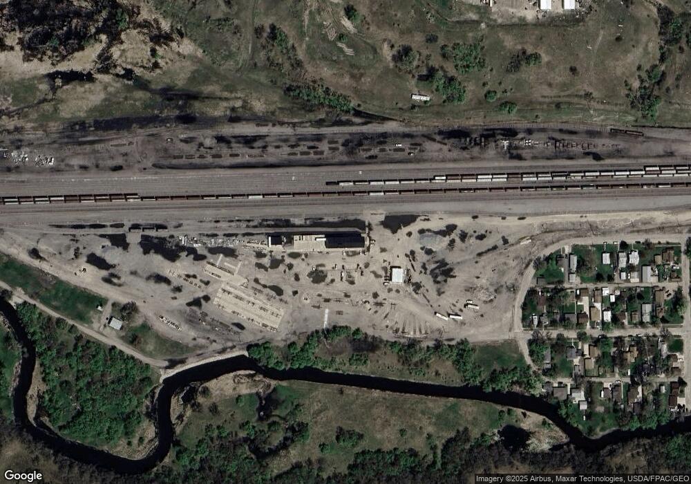 746 2nd St SW, Jamestown, ND 58401 - photo 1