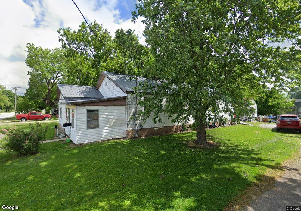 1200 N 11th St, Mattoon, IL 61938 - photo 1