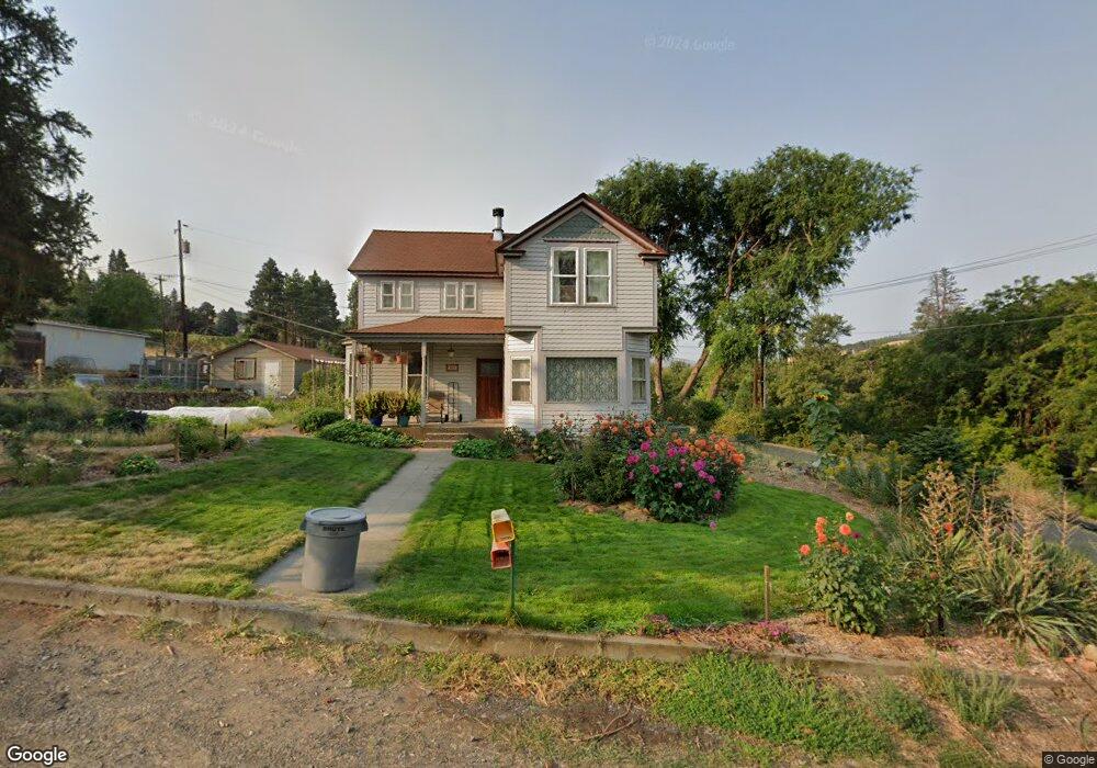 822 W 18th St, the Dalles, OR 97058 - photo 1