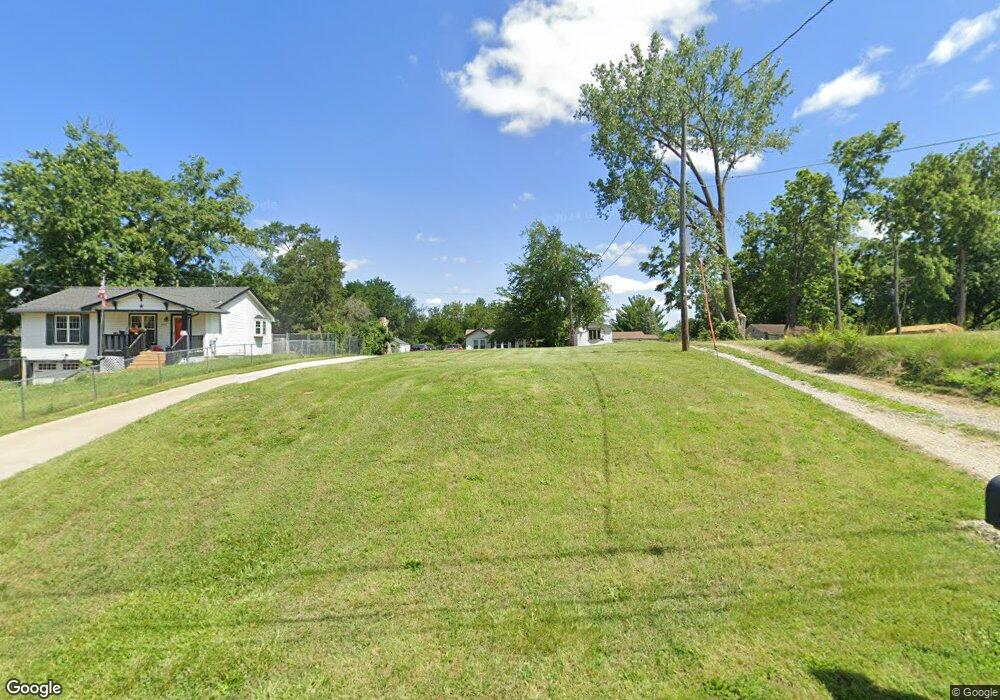 1450 E Lacona Ave, Des Moines, IA 50320 - photo 1