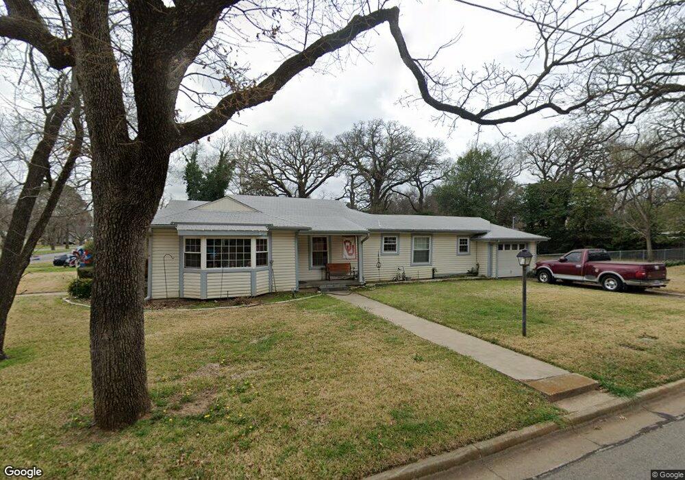 100 Parkwood Ave, Arlington, TX 76013 - photo 1