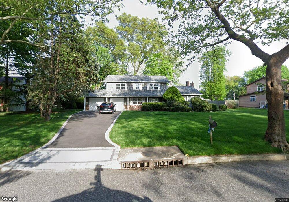 34 Delmar Ln, ComMacK, NY 11725 - photo 1