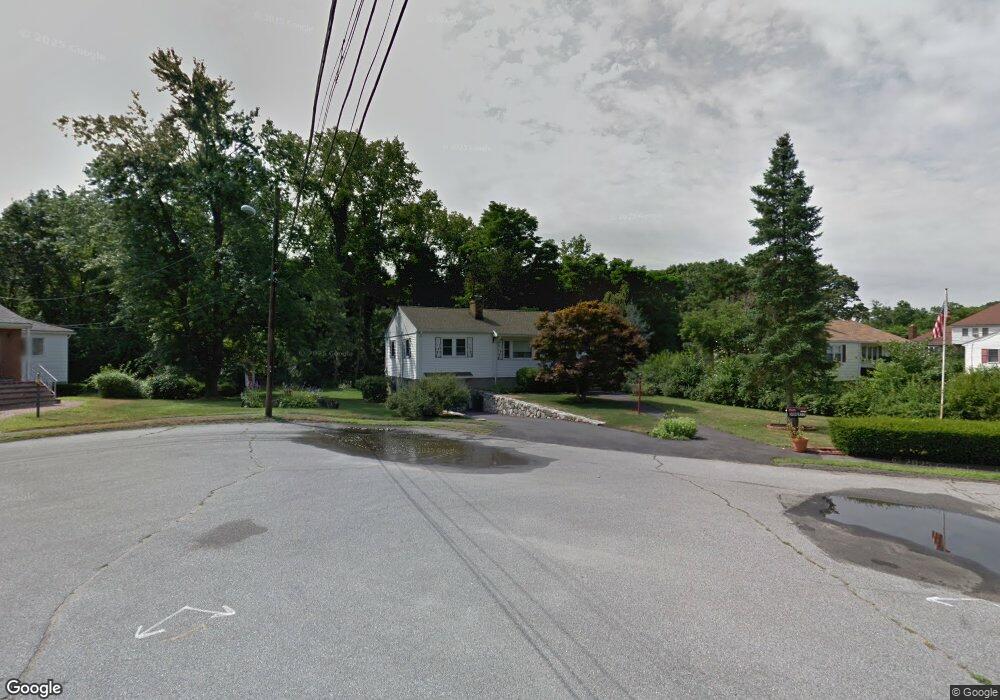 5 Lake Cir, Woburn, MA 01801 - photo 1