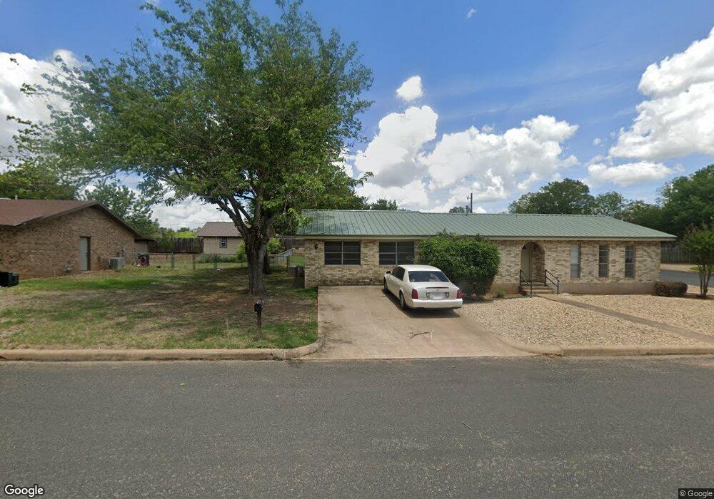306 Broadmoor St, Fredericksburg, TX 78624 - photo 1