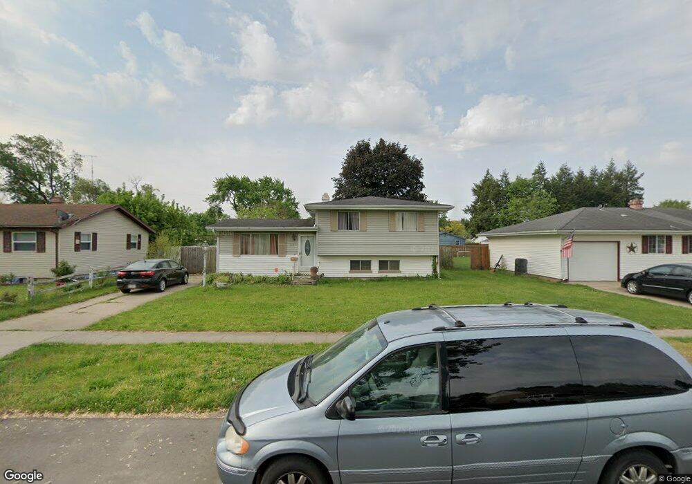 639 Hiawatha Dr, Elkhart, IN 46517 - photo 1