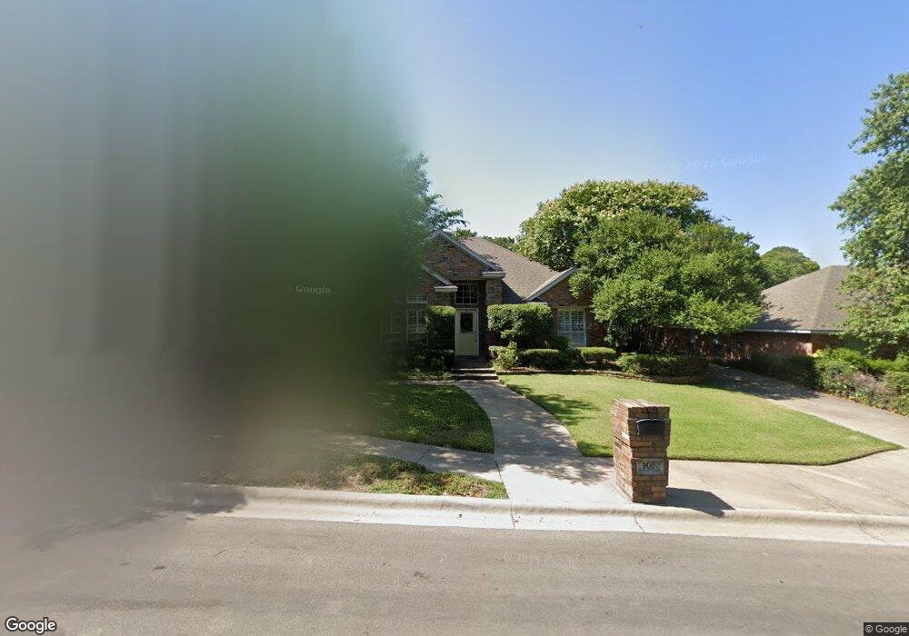 900 Lynhurst Ln, Denton, TX 76205 - photo 1