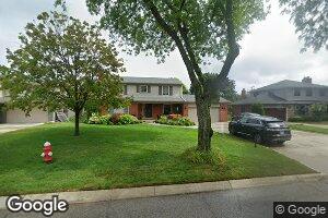 90 Crestwood Dr, Grosse Pointe Shores, MI 48236