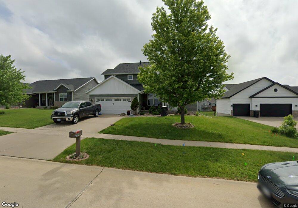 2509 Radcliffe Ct SW, Cedar Rapids, IA 52404 - photo 1