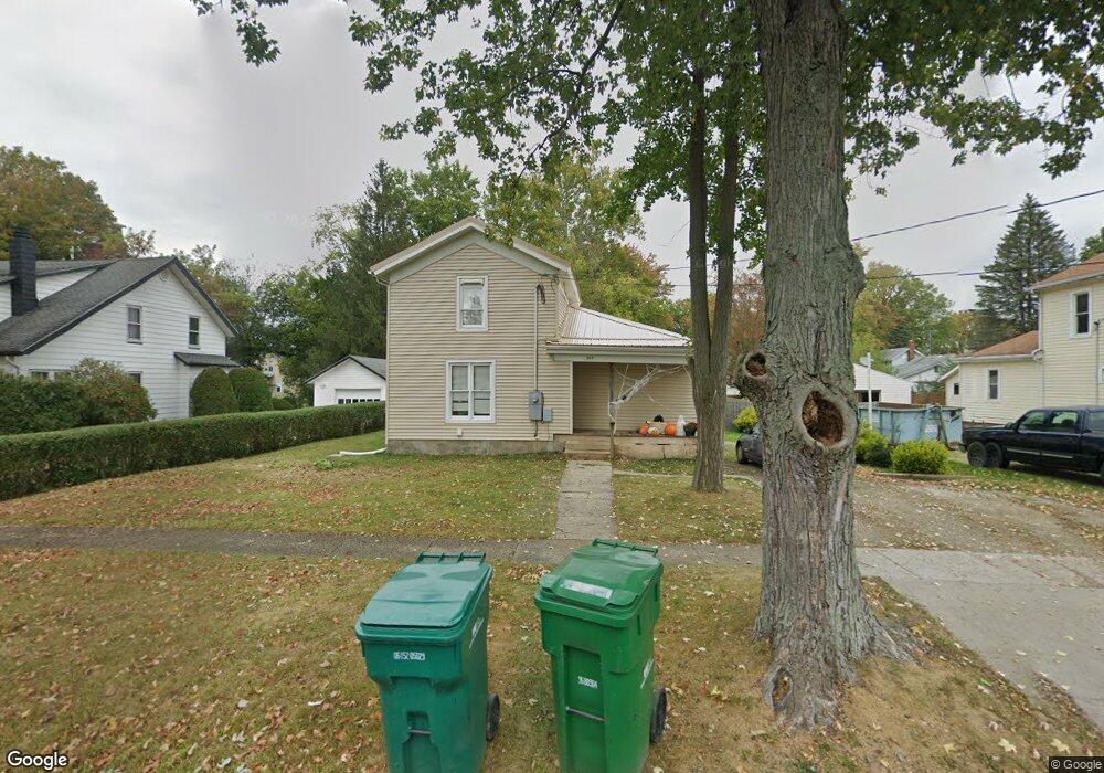 305 Vine St, Geneva, OH 44041 - photo 1