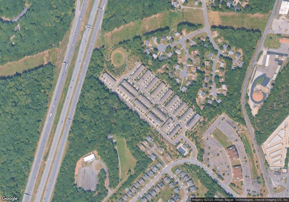 4409 Potomac Highlands Cir unit 122, Triangle, VA 22172 - photo 1