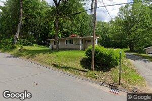 2 Vaughn Ln, Dixfield, ME 04224