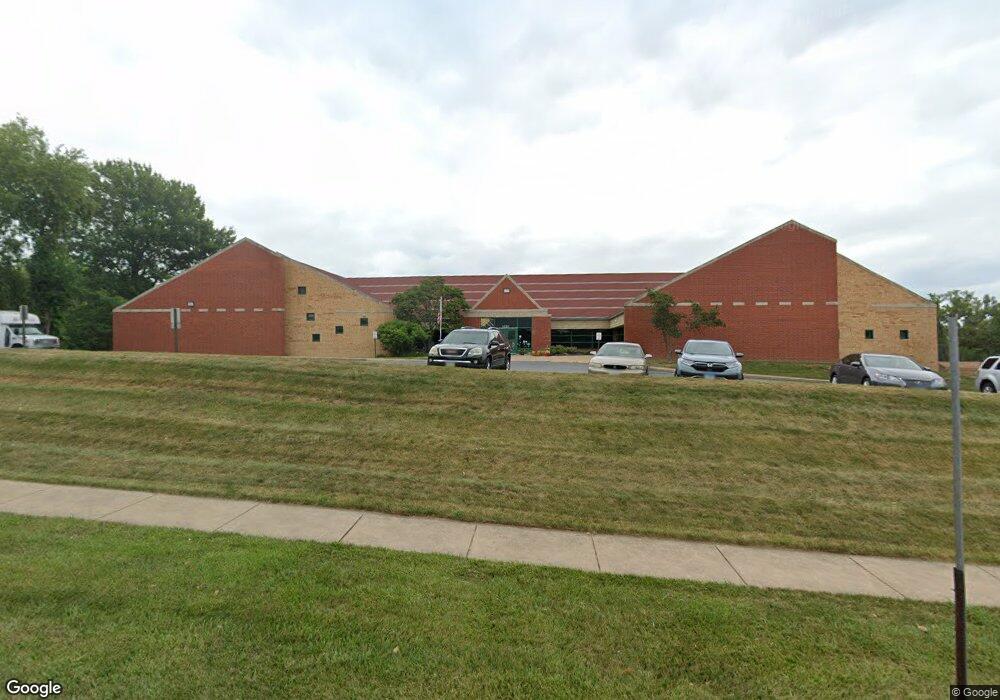 1221 N Myrtle St, Davenport, IA 52804 - photo 1