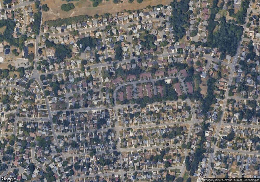 39 Maplewood Ct, Baldwin, NY 11510 - photo 1