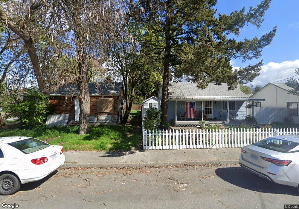 402 SE L St, Grants Pass, OR 97526 - photo 1