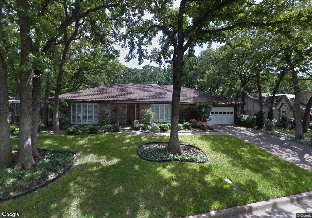 513 Stonehenge Dr, Hurst, TX 76054 - photo 1