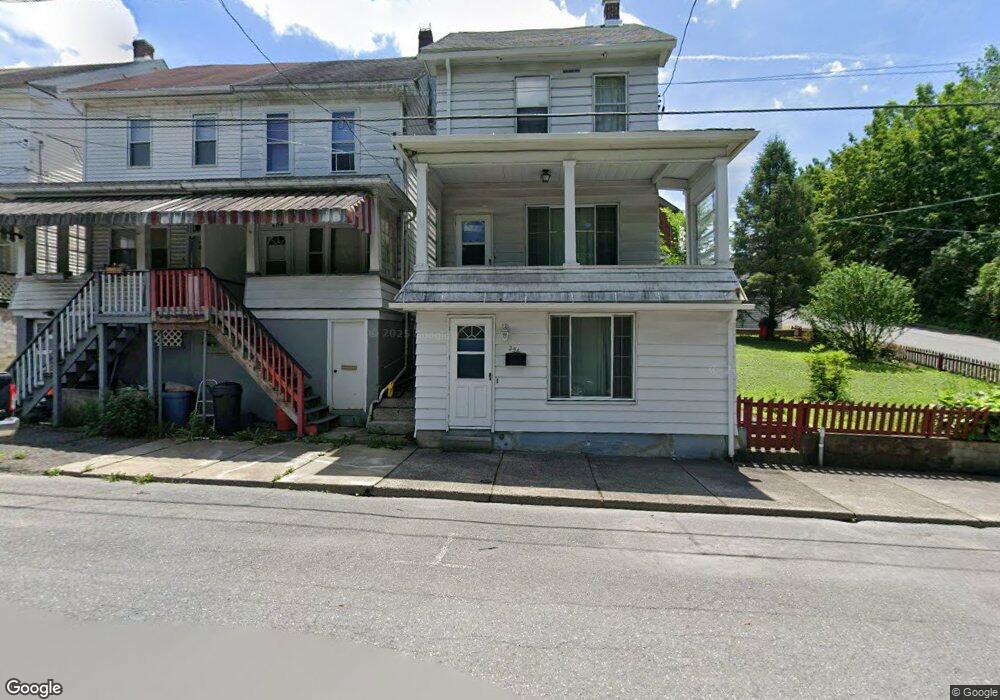 256 W Ridge St, Coaldale, PA 18218 - photo 1