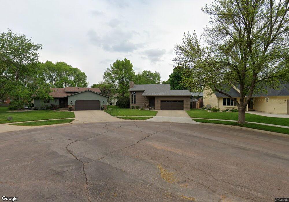 4908 E Avondale Cir, Sioux Falls, SD 57110 - photo 1