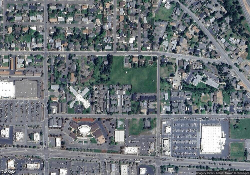 1818 NE Fairview Ave, Grants Pass, OR 97526 - photo 1