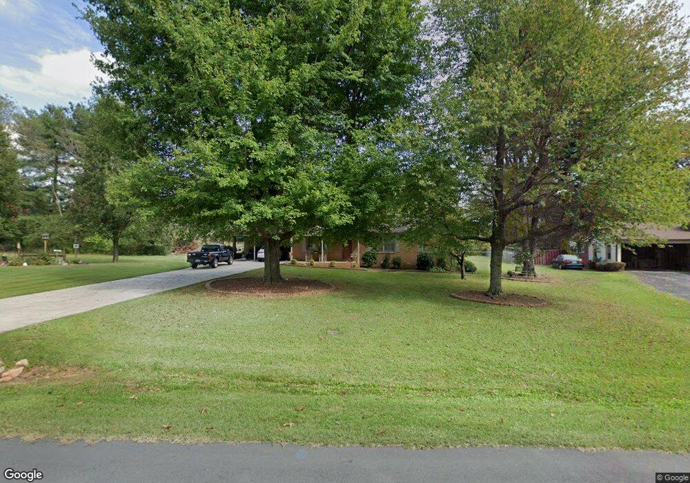 211 E Meadowview Dr, Statesville, NC 28625 - photo 1