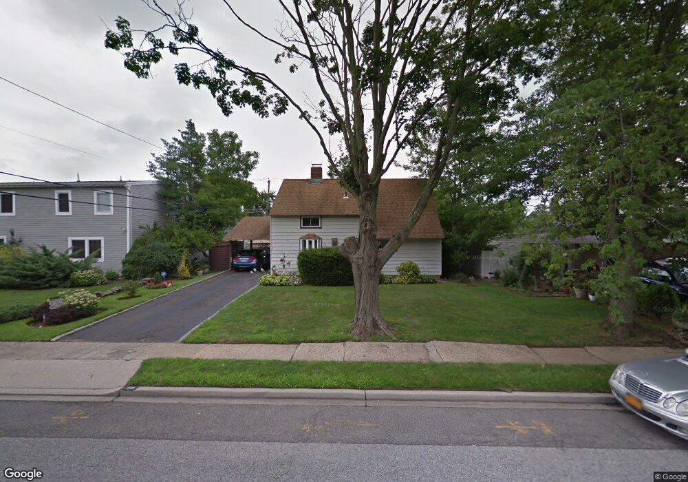 118 Red Maple Dr N, Levittown, NY 11756 - photo 1