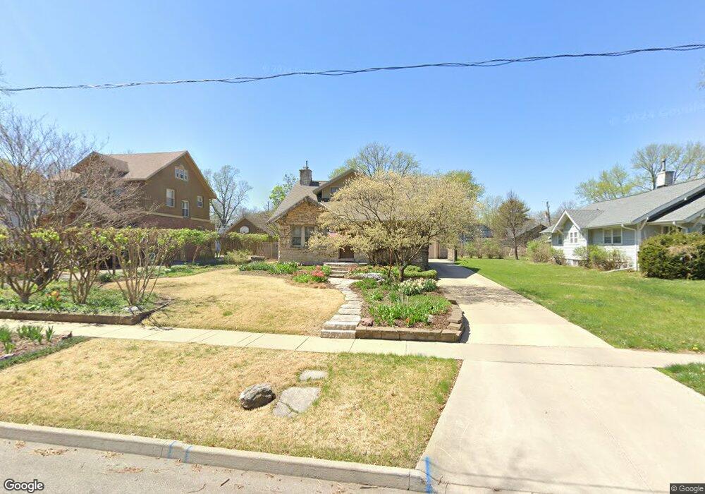 1328 43rd St, Des Moines, IA 50311 - photo 1