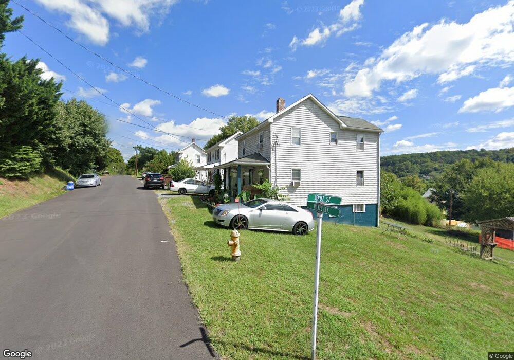 506 Wilkes St, Berkeley Springs, WV 25411 - photo 1