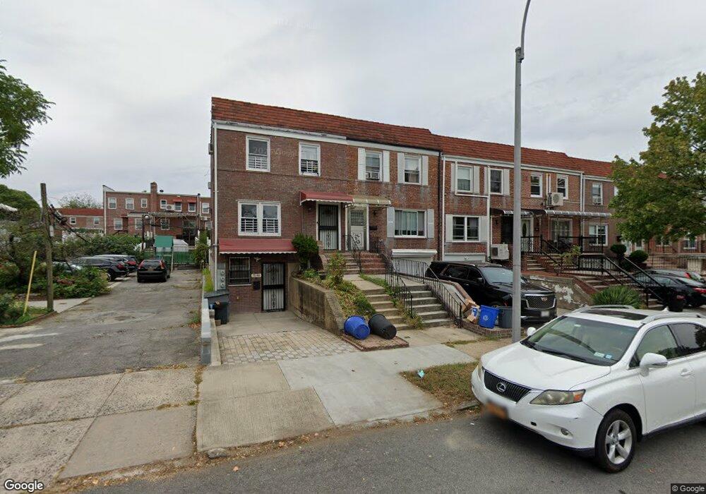 70-42 175th St, Fresh Meadows, NY 11365 - photo 1