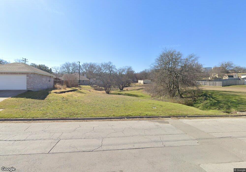 8305 Gibbs Dr, White Settlement, TX 76108 - photo 1