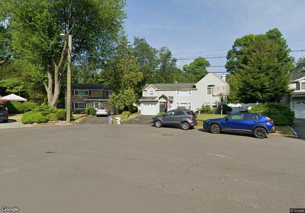 8 Macdougal Ct, Waldwick, NJ 07463 - photo 1