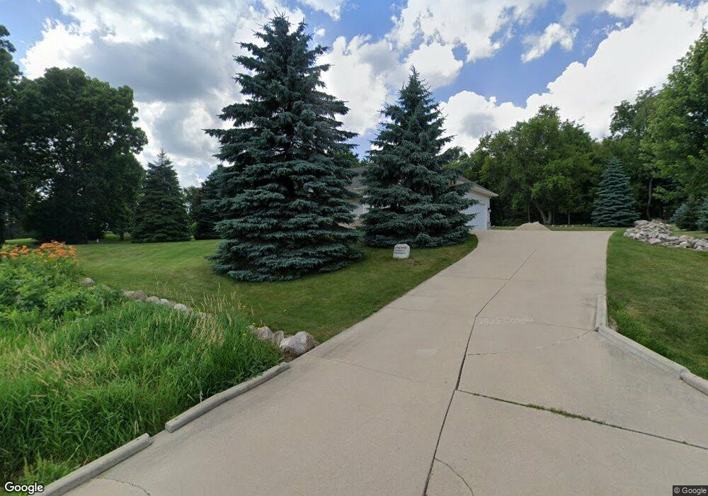 N54W26010 Glen Ridge Ct, Sussex, WI 53089 - photo 1