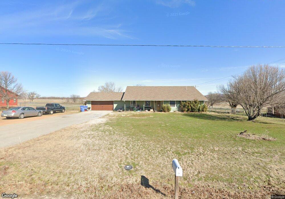 305 NE Oak Ave, Cache, OK 73527 - photo 1