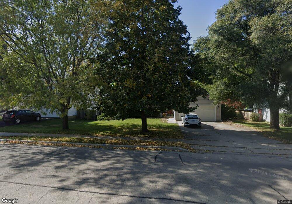 250 Village Creek Dr unit 6A, Lake In the Hills, IL 60156 - photo 1