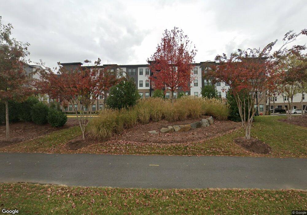 23639 Golden Embers Square unit 405, Brambleton, VA 20148 - photo 1