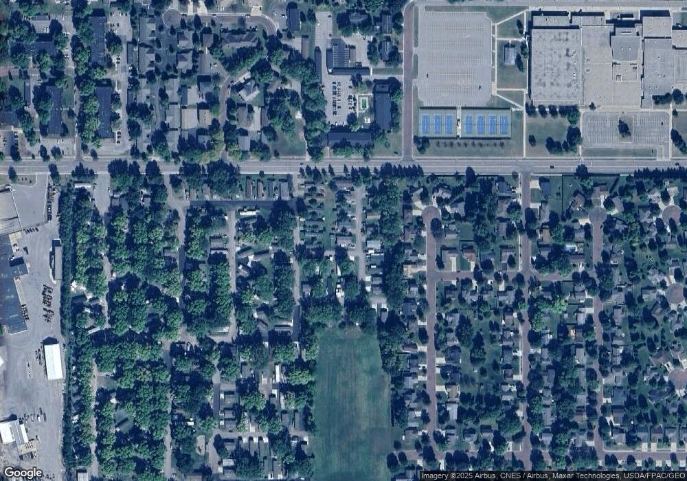 300 Hilton Dr, Mankato, MN 56001 - photo 1