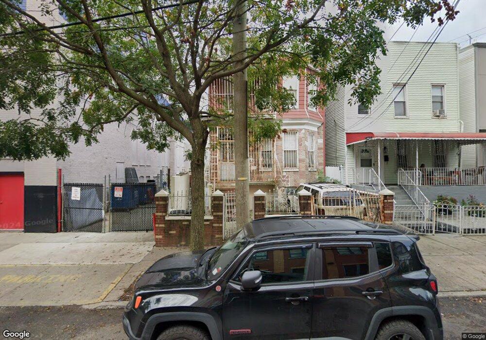 252 Warwick St, Brooklyn, NY 11207 - photo 1