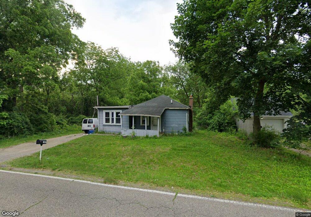 1057 Gilbert St, Flint, MI 48532 - photo 1