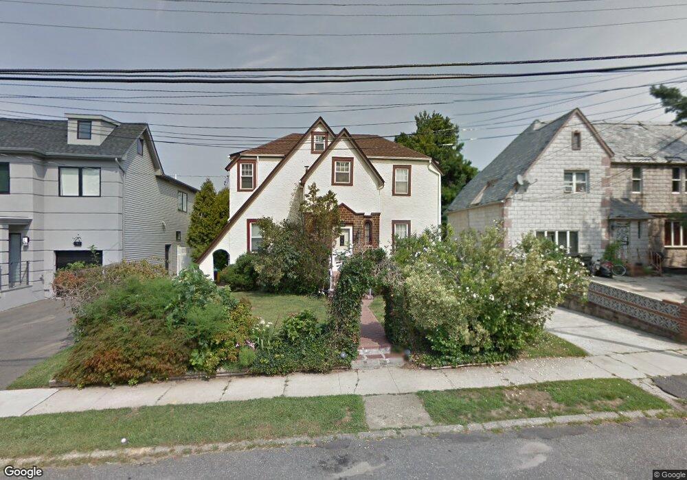 376 Barnard Ave, Cedarhurst, NY 11516 - photo 1