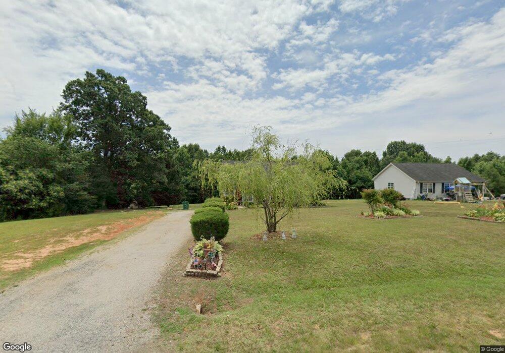 724 E Morehead St, Reidsville, NC 27320 - photo 1