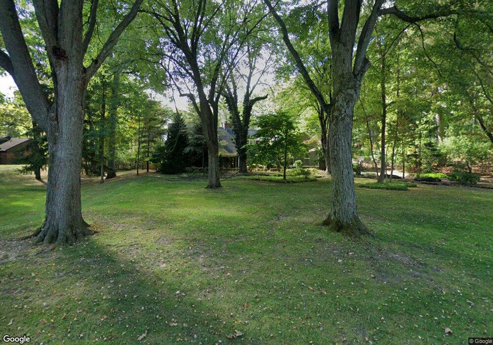 3890 Lakeland Ln, Bloomfield Hills, MI 48302 - photo 1