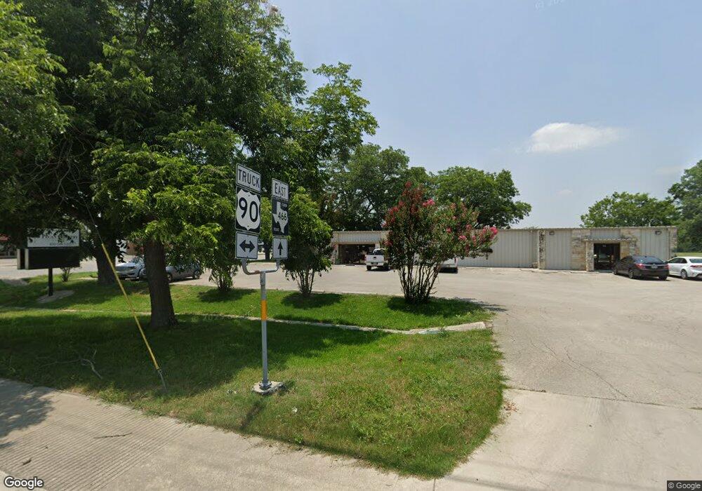 1300 N King St, Seguin, TX 78155 - photo 1