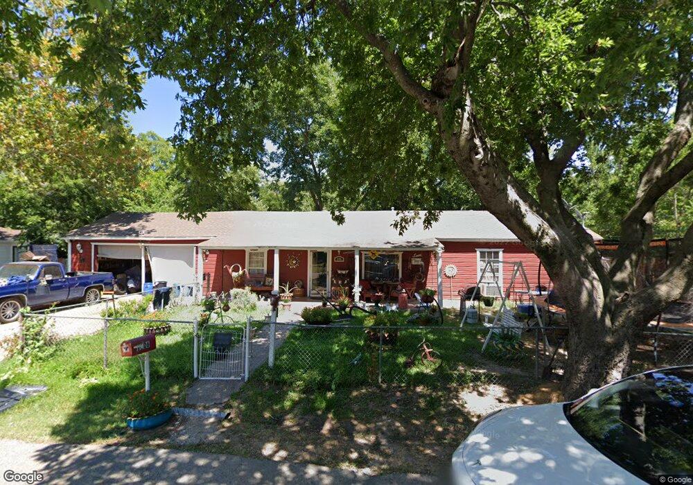 1106 Locust St, Gainesville, TX 76240 - photo 1