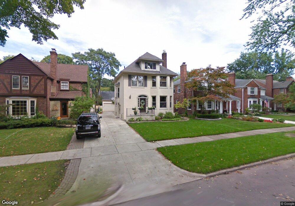 284 Merriweather Rd, Grosse Pointe Farms, MI 48236 - photo 1