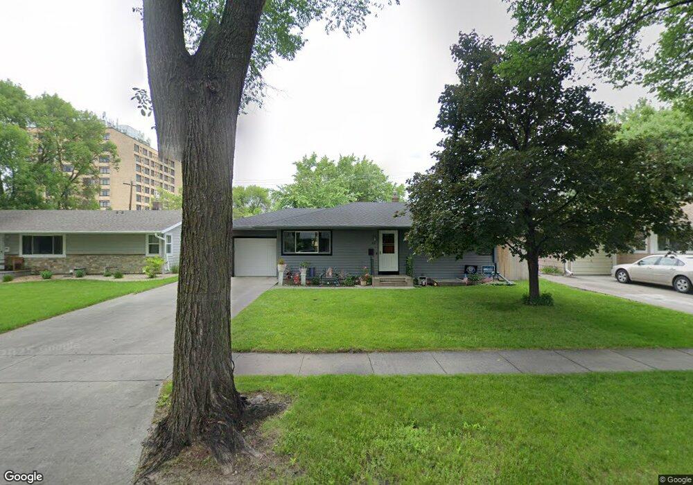 421 25th Ave N, Fargo, ND 58102 - photo 1