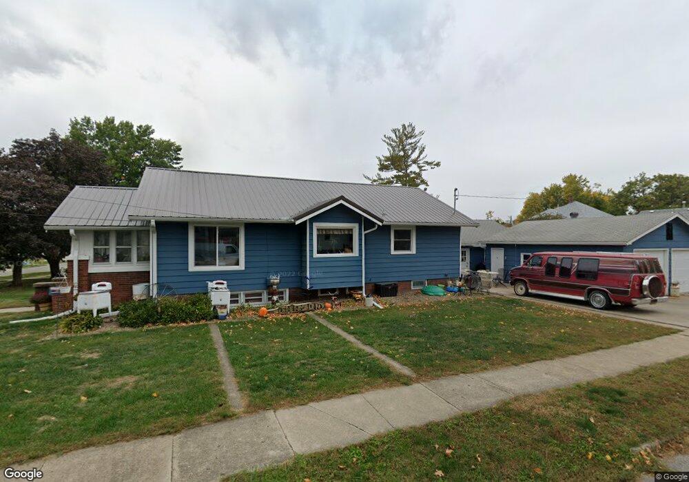 704 S 3rd Ave W, Newton, IA 50208 - photo 1