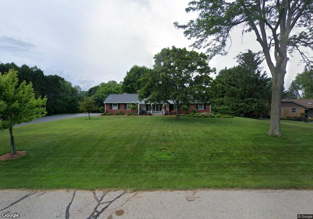 1960 Hawthorne Dr, Elm Grove, WI 53122 - photo 1