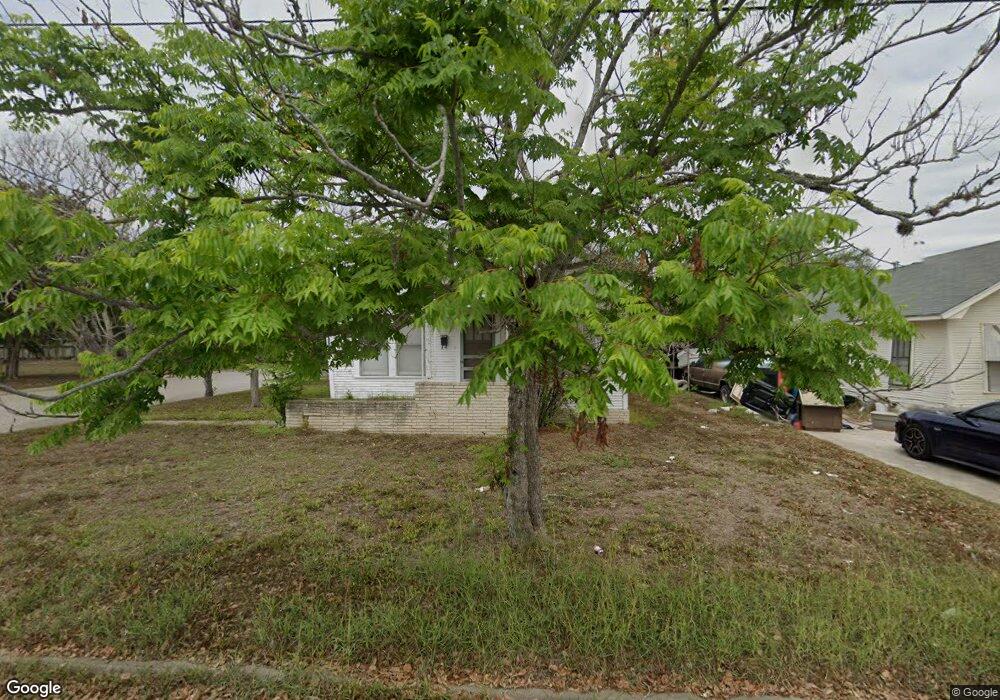 612 N Filmore St, Beeville, TX 78102 - photo 1