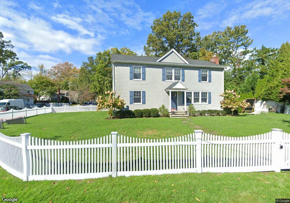 37 Irvine Rd, Old Greenwich, CT 06870 - photo 1